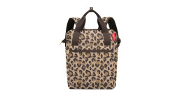 Reisenthel Rucksack Allrounder R in braun-schwarz Leo Macchiato mit dunklen Griffen, Hauptfach und Reißverschlussfach vorne.