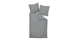 Satin-Bettwäsche 135 x 200 cm Graphit mit Decken- und Kissenbezug, fein säuberlich angeordnet auf weißem Hintergrund.