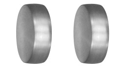 Zwei silberne Endstücke Cap-Noble 2er-Set 20 mm stehen aufrecht vor weißem Hintergrund wie eine Gardinenstange.