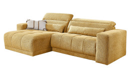 Wohnlandschaft Leona in Beige, langlebiger Microfaserbezug, mit Ottomane links freigestellt vor weißem Hintergrund.