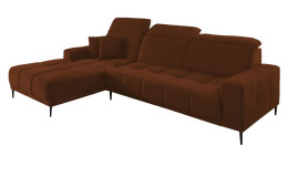 Komfort-Wohnlandschaft Luan in einem braunen Bezugsstoff mit zwei Zierkissen.