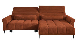 Komfort-Wohnlandschaft Lilly in einem orangefarbenen Cordstoff mit zwei Zierkissen.