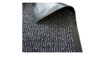 Nahaufnahme der Astra Fußmatte Saphir 40 x 60 cm mit strukturierter Oberfläche und schwarzer Gummirückseite, teilweise umgedreht.
