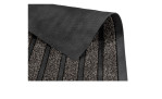 Nahaufnahme der Astra Fußmatte Scraper Line 45x75 cm mit strukturierter Anthrazitoberfläche und einer gefalteten Ecke.