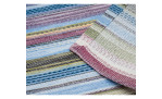 Nahaufnahme von Ambiente Trendlife Tischläufer Pina Colada, 40x140 cm, mehrfarbig gestreift mit Blau, Lila & Grün.