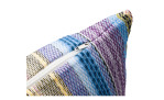 Nahaufnahme der Ambiente Trendlife Kissenhülle Pina Colada 40x40 cm, mehrfarbig, mit weißem Eckreißverschluss.