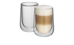 Zwei Latte-Macchiatoglas Fontana 250ml, eine leer und eine mit geschichtetem Milchkaffee und schaumigen Dekorationen.