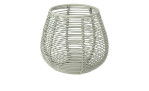 Ein hellgrauer, runder Teelichthalter 10 x 9 cm mit offenem Rattan-Gittermuster.