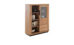 Highboard Grazia in Wildeiche mit Dekoration von der Seite.