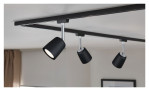 Spot URail 14 cm: schwarze Stromschiene aus Metall und Kunststoff mit drei verstellbaren Strahlern für moderne Decken.