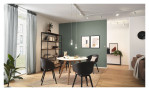 Modernes Esszimmer mit Schiene URail 200 cm, runder Tisch, vier schwarze Stühle, Regale, Kunst, Pflanzen, grüne Wand.