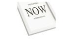 Das Pro-Art Rahmenbild Now 24 x 19 cm zeigt JETZT in Fettdruck, mit gestern und morgen durchgestrichen auf MDF und Glas.