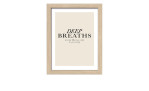 Das Rahmenbild Namaste 24 x 19 cm von Pro-Art zeigt den Text "DEEP BREATHS" auf beigem MDF.
