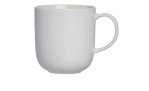 Der Becher Sonora 400 ml von Ritzenhoff & Breker ist ein schlichter weißer Becher mit Henkel, abgebildet auf weißem Hintergrund.