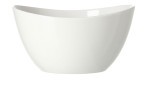 Die Schale Blanca 12 cm von Ritzenhoff & Breker ist eine schlichte weiße ovale Porzellanschale auf weißem Grund.