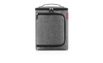 Graue "Kühltasche Coolerbox" von Reisenthel aus recyceltem Polyester mit schwarzem Reißverschluss, stehend auf weißem Hintergrund.