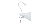 Reality LED-Klemmleuchte Viper, weiß, mit flexiblem Hals und Leuchtmittel, an weißer Fläche befestigt.