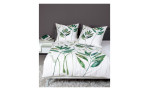 Mako-Satin Bettwäsche Modern Art, in der Größe 155 x 220 cm, in einer bunten Ausführung mit Blätter-Muster, auf einem Bett bezogen