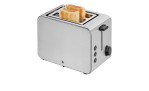 Der WMF Toaster Stelio aus Edelstahl, montiert, mit zwei Scheiben Toast auf weißem Hintergrund.