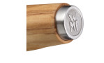 Das WMF Brotmesser Grand Wood 19 cm hat einen Griff aus Olivenholz und eine Stahl-Endkappe mit eingraviertem WMF-Logo.
