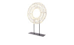 Der LED-Kranz mit Ständer 38 cm ist eine silberfarbene runde Leuchte auf einem schwarzen Ständer, die wie ein Kranz leuchtet.