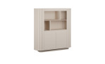 Highboard Chania – sandfarbenes Sideboard mit zwei unteren Türen, offenen Regalen im oberen Bereich und abgerundeten, geriffelten Seitenwänden.