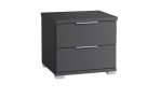 Nachttisch Svenja in graphit. 2 Schubkästen mit Kunststoffgriffen. Schräg von rechts abgebildet.