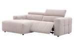 Wohnlandschaft Kelly: Hellgraues Sofa mit Chaiselongue und rechtsseitiger Liegestütze für noch mehr Entspannung.