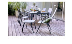 Graues Terrassenset mit einem rechteckigen Tisch und sechs Gartenstühlen Livorno Grey auf einer Holzterrasse.